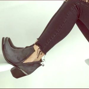 Jeffrey Campbell Orwell cut out booties - Black